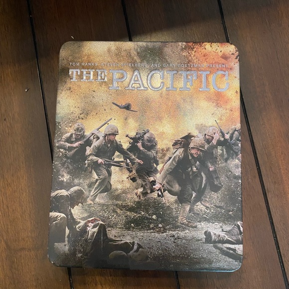The pacific blu ray dvd set like new - Picture 4 of 6